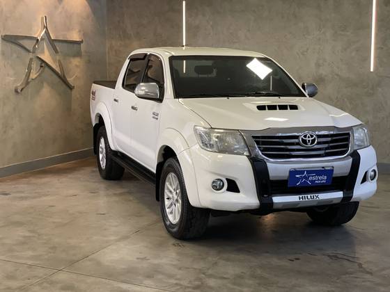 TOYOTA HILUX 3.0 SRV 4X4 CD 16V TURBO INTERCOOLER DIESEL 4P AUTOMÁTICO TOYOTA HILUX 3.0 SRV 4X4 CD 16V TURBO INTERCOOLER DIESEL 4P AUTOMÁTICO